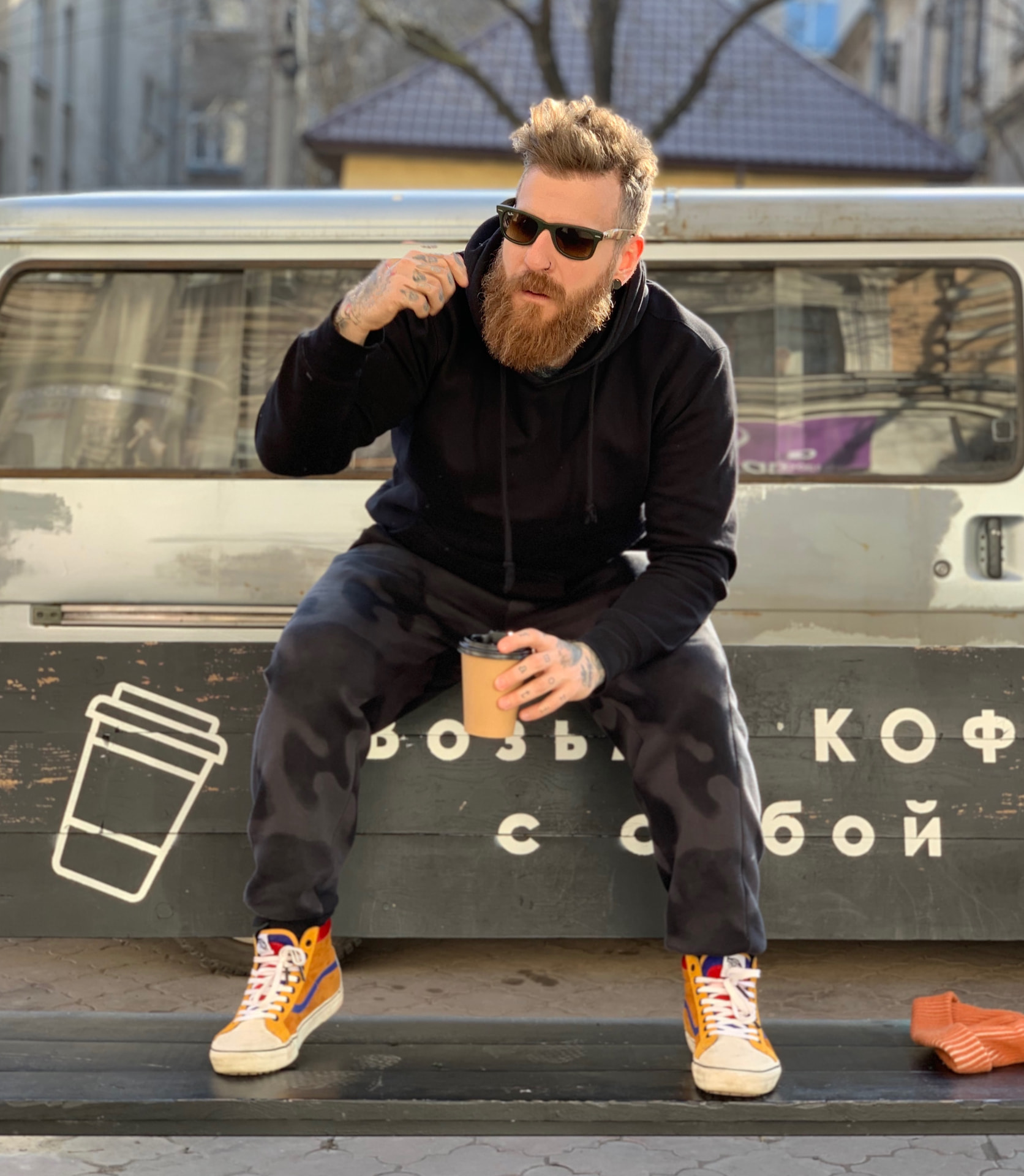 SW3NTON portrait on the street